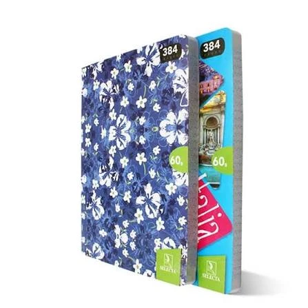Cahier avec une couverture à motifs